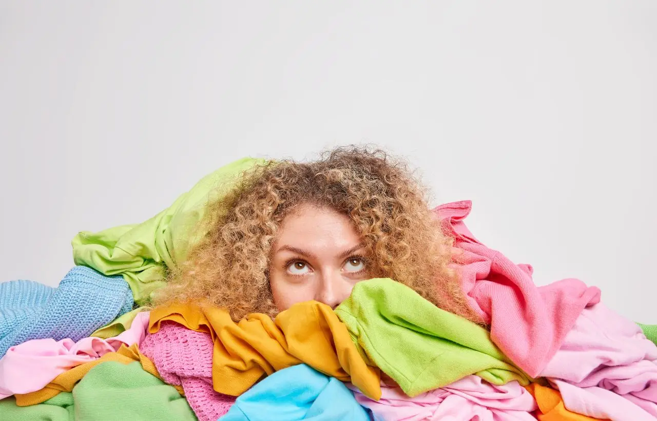 Il tuo vestito preferito ha stinto? Ecco il trucco definitivo per farlo tornare come nuovo